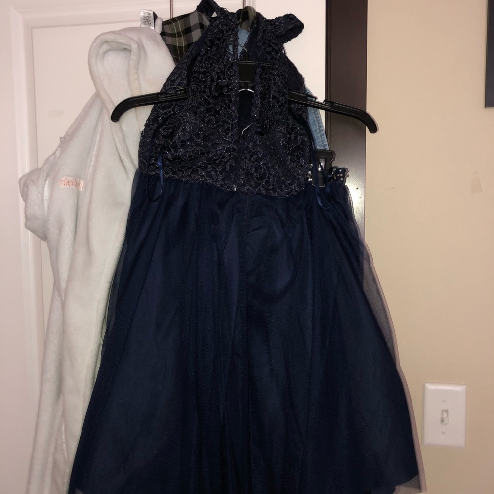 Dress - Picture 4 of 4
